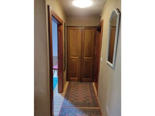 Flur (Schrank begehbar)