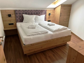 Schlafzimmer 2 OG