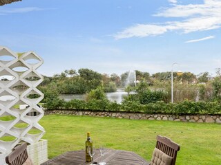 Terrasse mit Blick auf den Dorfteich