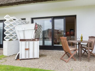 Terrasse mit Blick auf den Dorfteich