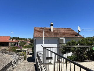 Holiday house Vrboska Features 16