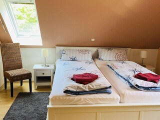 1. Schlafzimmer oben