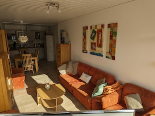 Wohnzimmer mit Schlaf-Sofa