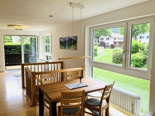 Wohnbereich mit Blick in den Garten