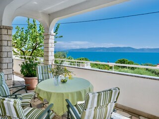 angenehme Terrasse mit Meerblick