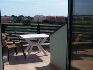 Apartamento Apartments Mlikota - One Bedroom Apartment with Balcony - A5 59675 - Nueve - image1