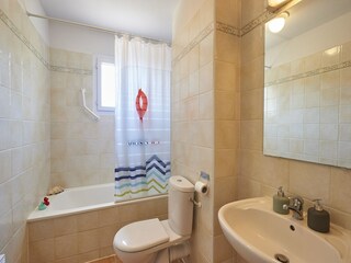 Holiday park Nans-les-Pins Features 12