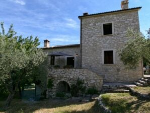 Maison de vacances Gîte confortable avec jardin à Abbateggio - Abbateggio - image1