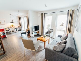 Wohnbereich mit Gartenblick