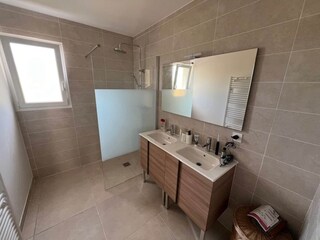 Holiday house Saint-Nazaire-de-Ladarez Features 32