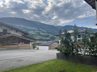 Blick Richtung Nord-West auf die Berge