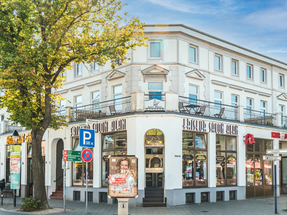 Außenansicht am Kirchplatz in Warnemünde