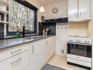 4 Personen Ferienhaus in Roslev - Nøreng - image1