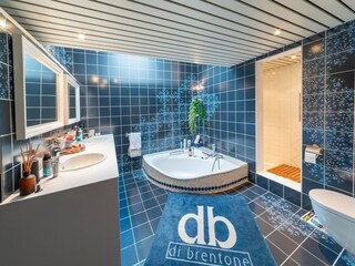 Holiday house Spa Features 35