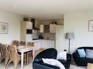 livingroom annex diningarea