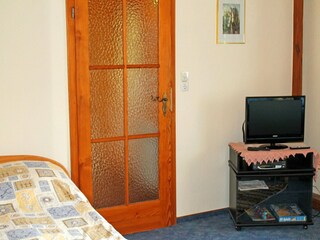 Apartment Warin Features 25