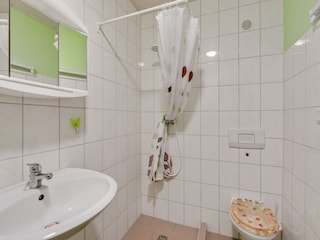 Apartment Warin Features 19