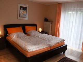 Schlafzimmer 1