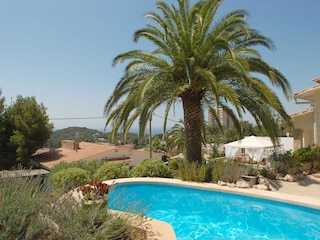 Pool mit Meerblick