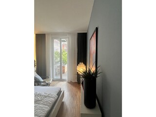 Schlafzimmer 2 zum Balkon/Gartenseitr