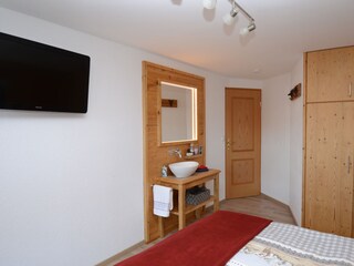 Schlafzimmer mit TV
