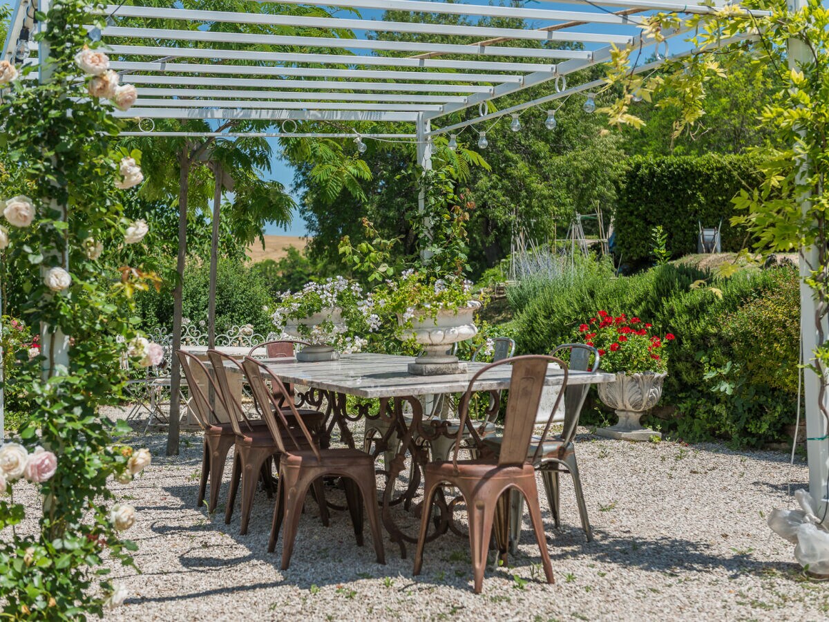 Casa Felice - Pavillon mit großem Tisch