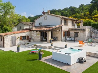 Villa Acqualagna Buitenaudio-opname 9