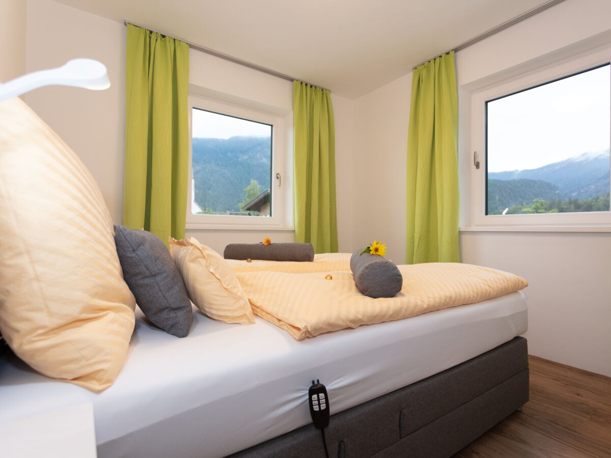 Schlafzimmer Blick Kammerlinghorn