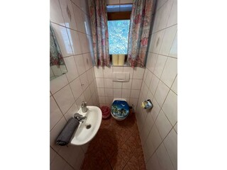 separates WC