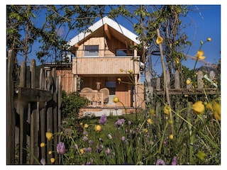 Casa Defrancesco Außenansicht mit Garten