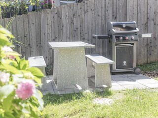 Weber Gasgrill im Gemeinschaftsgarten