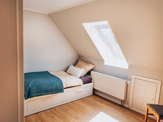Schlafzimmer 3, ausziehbares Bett