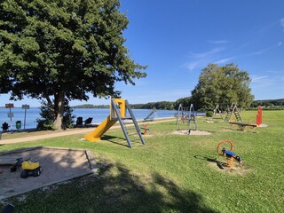 Spielplatz am See