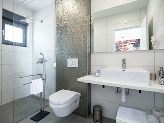 Ensuite Badezimmer 4