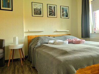 Schlafzimmer mit der optionalen Bettwäsche