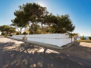 Vakantiehuis Villa in Puglia met zwembad en zeezicht - Torre Suda - image1