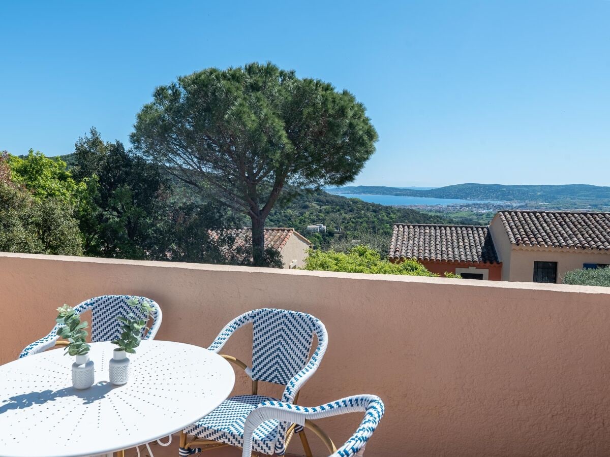 Balkon mit schönem Meerblick