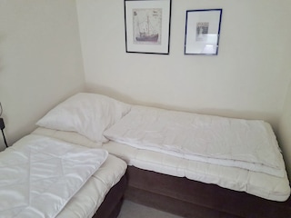 Separates Schlafzimmer mit 2 Einzelbetten