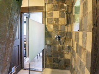 Apartment Roes Features 33
