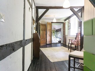 Apartment Roes Features 13