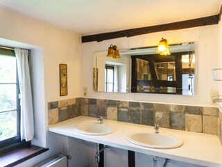 Apartment Roes Features 23
