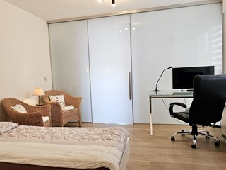 Bedroom with 2 single beds (each 100x200cm)