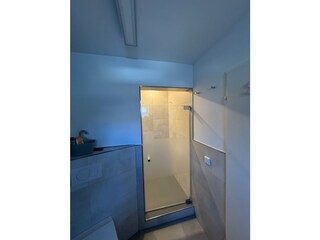 Dusche oberes Etage