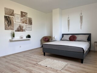 Schlafzimmer 1