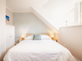 Schlafzimmer 2 - Doppelbett 160x200 und TV