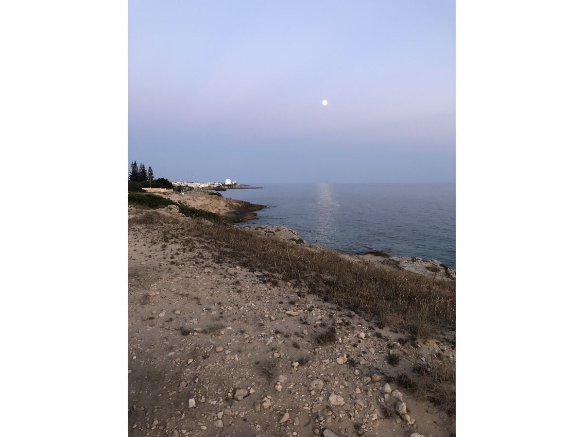 Vollmondnacht, Blick von der Düne zum Hafen