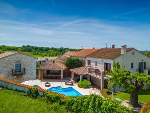 Beautiful Villa Gospodi with pool in Tinjan - Radetići - image1