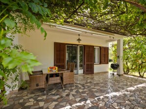 Hermosa Villa Casa Theresa con parrilla en Pore?