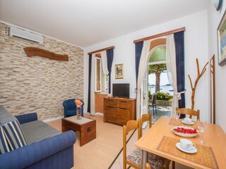 Apartment Molunat Features 7