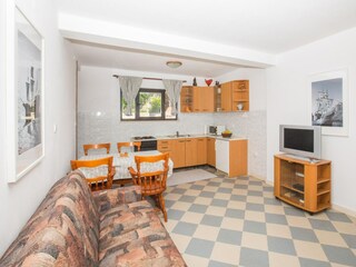 Apartment Molunat Features 11